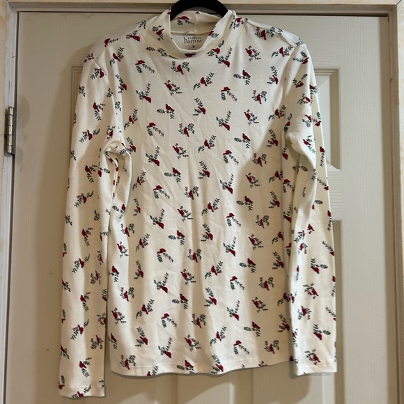 croft & barrow Tops - Croft & Barrow Cream Top with Red and Green Floral Design
